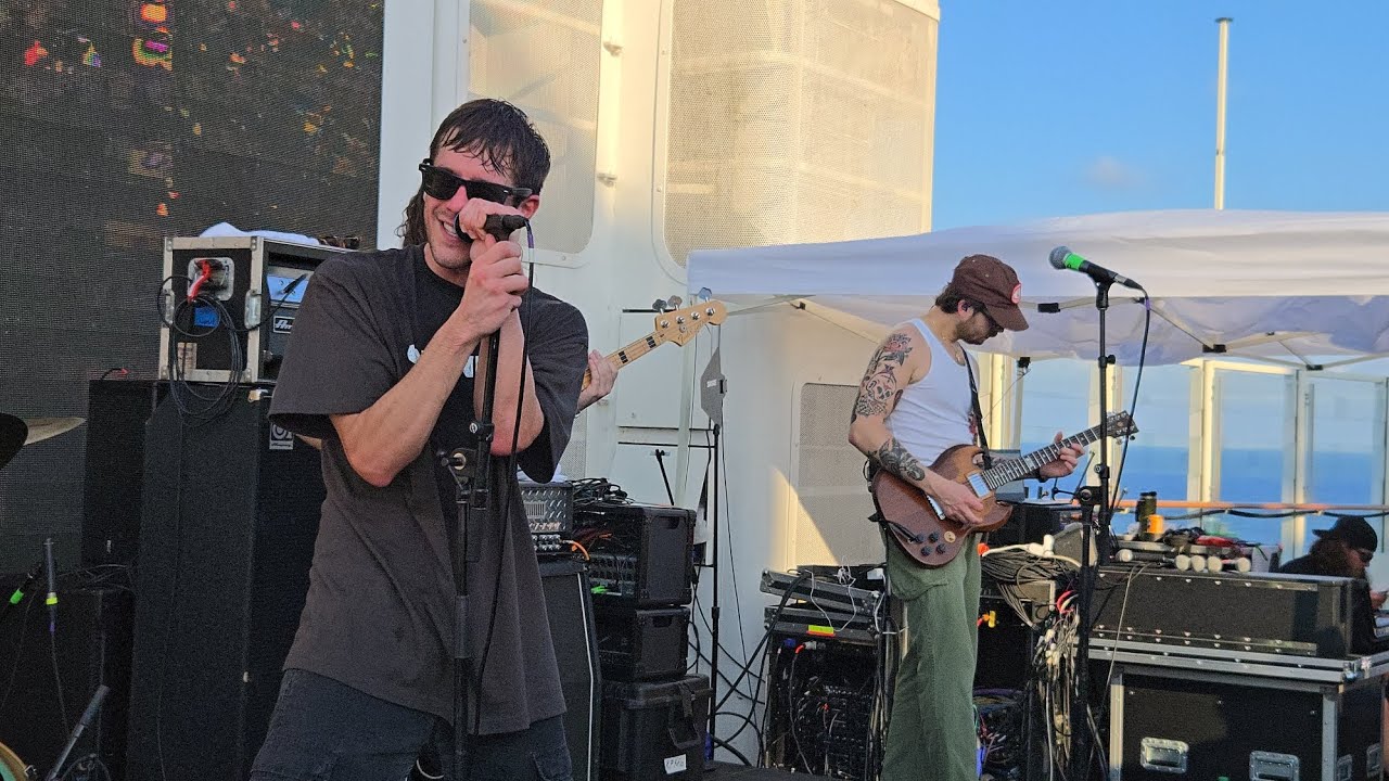 Knuckle Puck Play The Weight You Buried EP In 2026 With Excellent Lighting