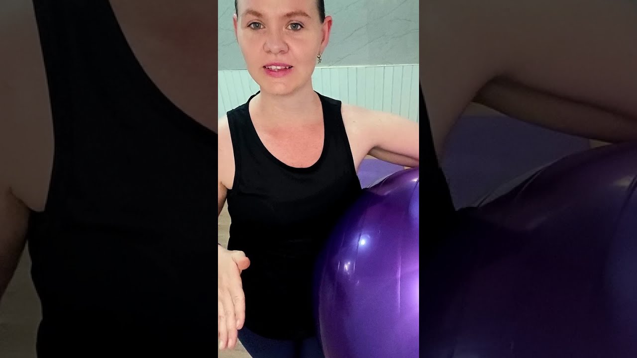Práctica de Yogalate fusión de Yoga con Pilates utilizando elementos.