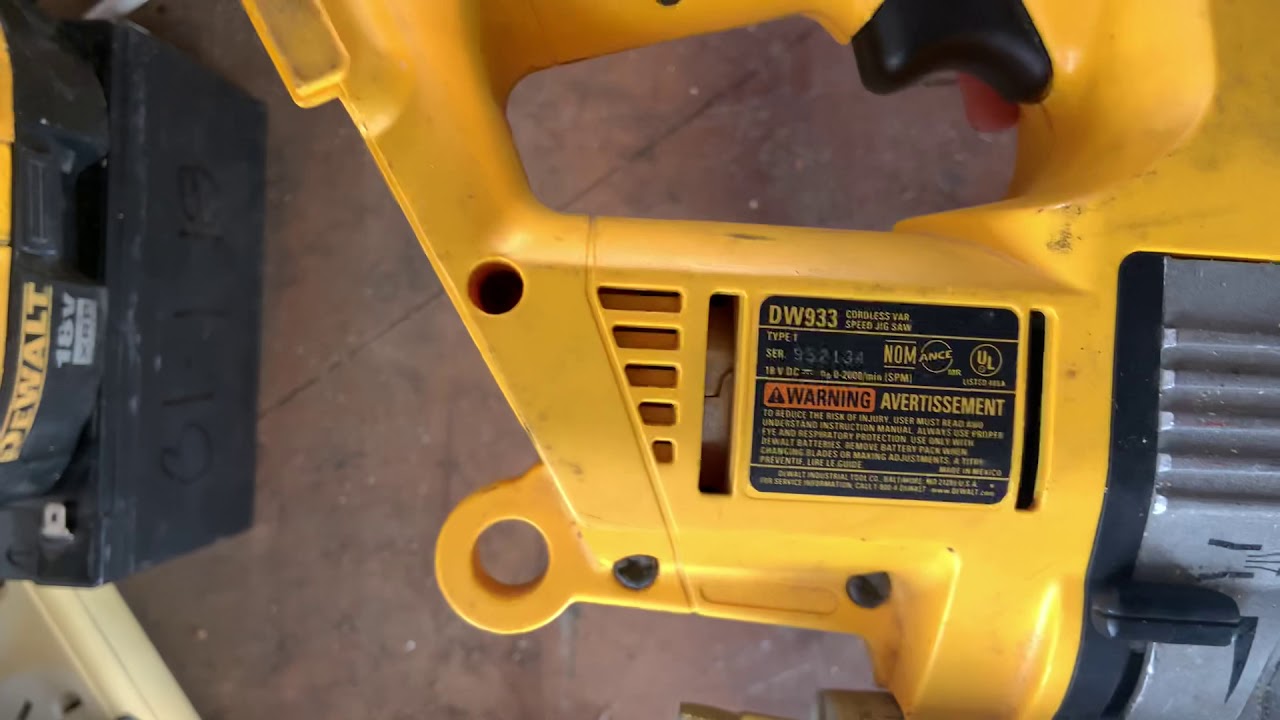 Dewalt DW933 Jigsaw Blade Change
