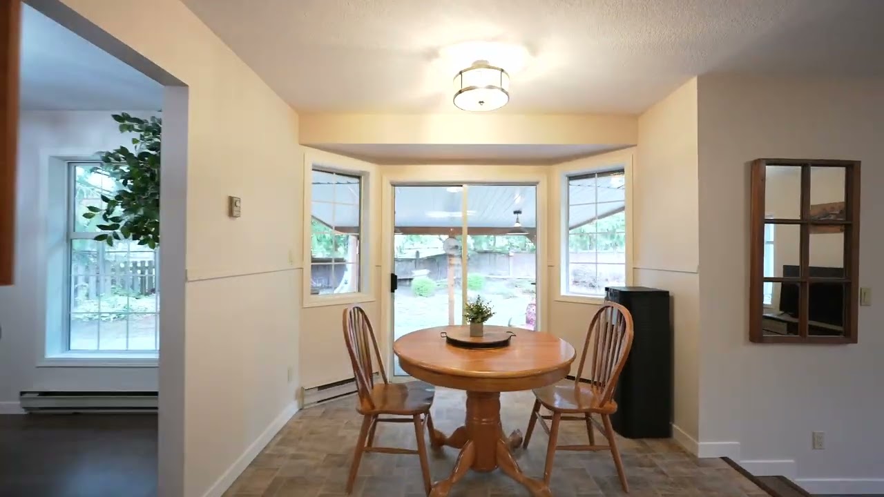203 Greendale Rd, Lake Cowichan, FOR SALE