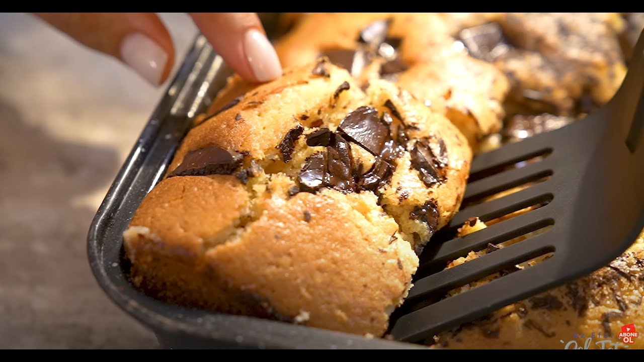 Çikolata Parçacıklı Yumuşacık Kurabiye tadında Brownie