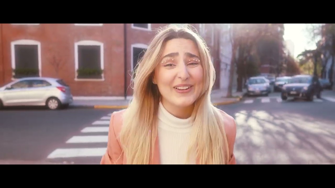 Tulip&aacute;n - Steffania Uttaro (Video Oficial)