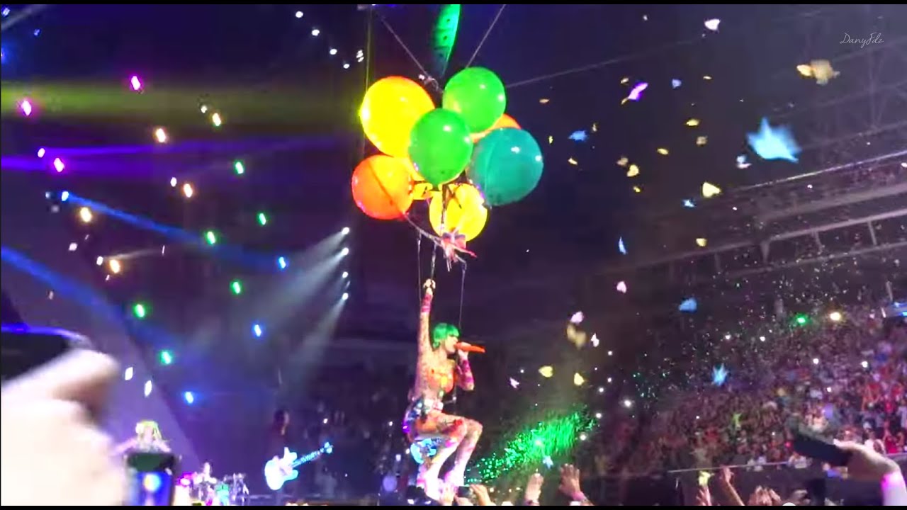 Birthday - Katy Perry - Monterrey, Mexico. 14-10-2014 The Prismatic World Tour