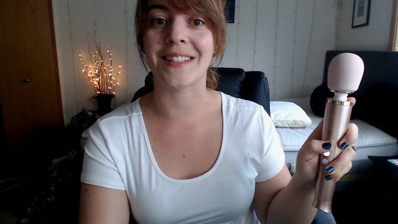 Toy Review - Le Wand Petite Rechargeable Vibrating Wand Massager, Courtesy of SheVibe
