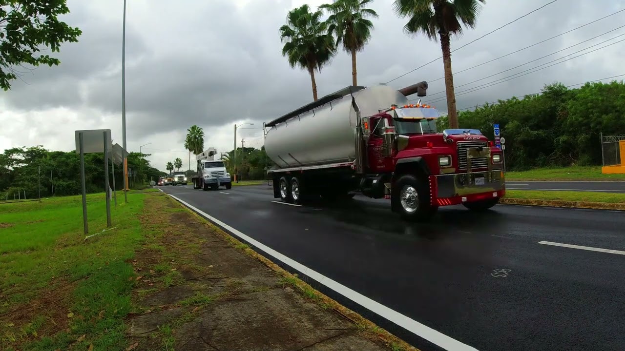 La Caravana de los compañeros | Camiones Puerto Rico