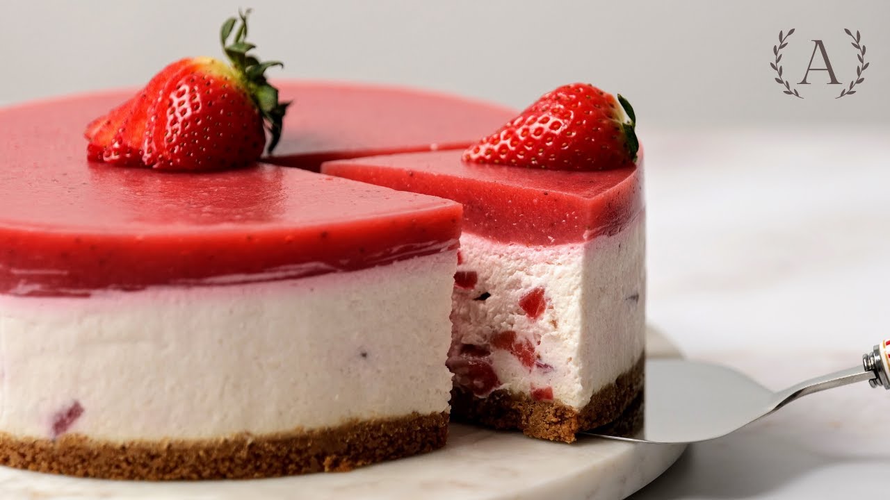 No-Bake Strawberry Cheesecake | Vegan