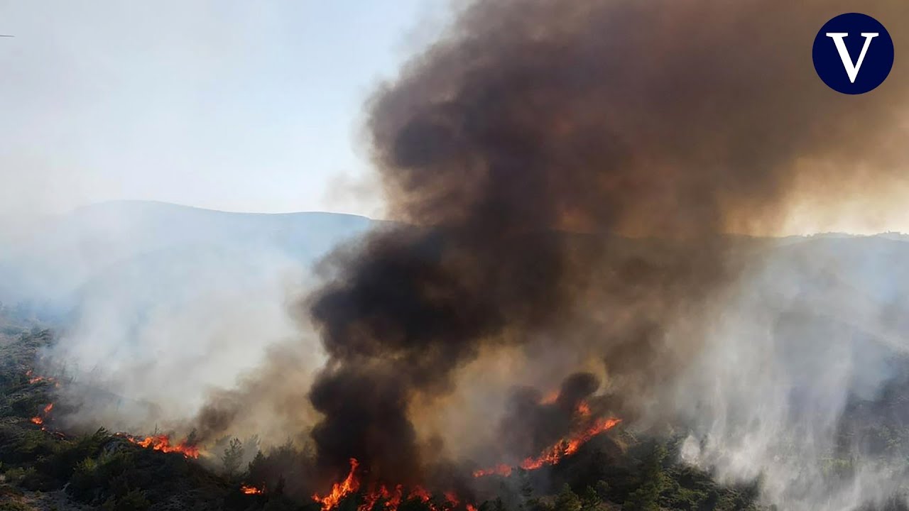 Sigue ardiendo la isla de Rodas en Grecia