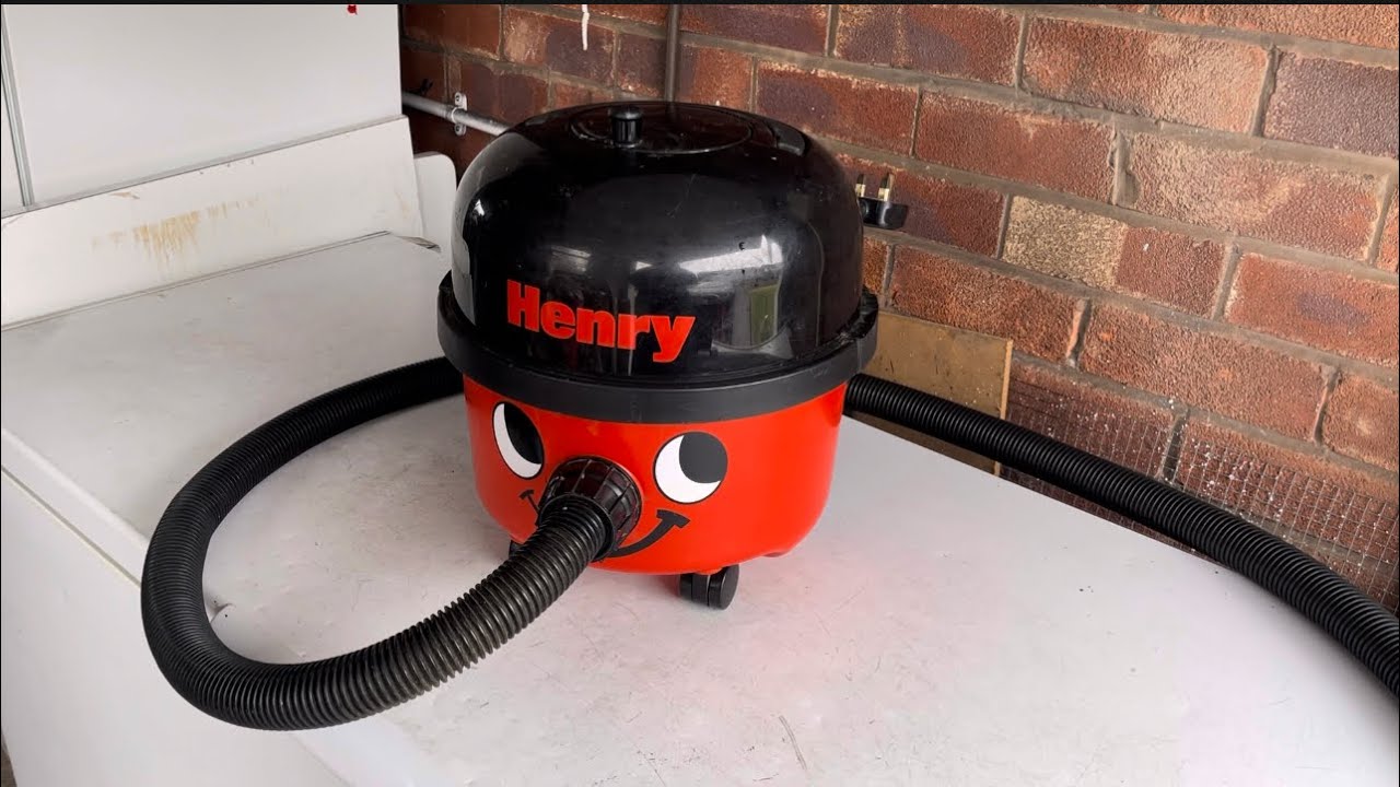 Early 1990’s Numatic Henry - Unboxing/Initial Look