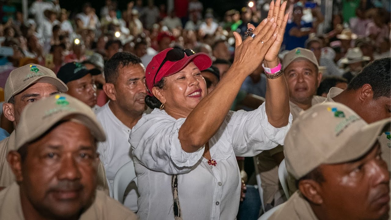Entrega de 7.244 hectáreas, a familias desplazadas por la violencia, en Chimichagua, Cesar