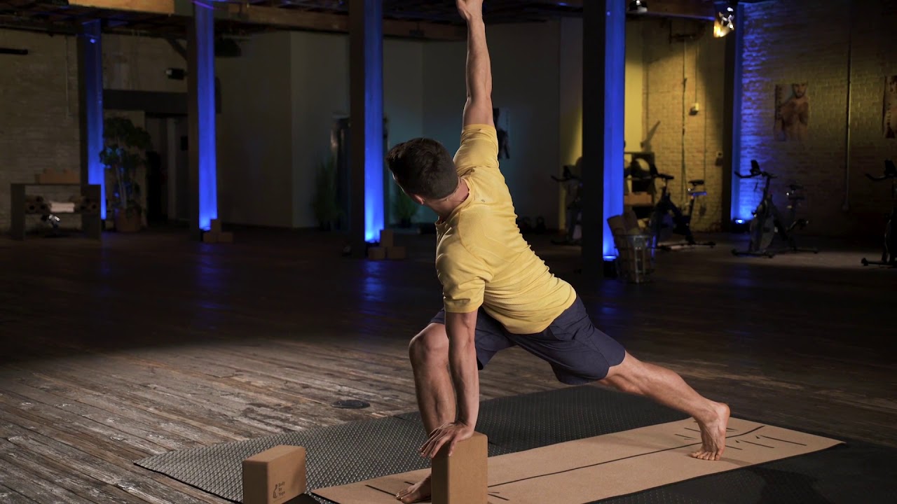 Yoga For Beginners 2 Minute Series | Runners Lunge Twist Workout