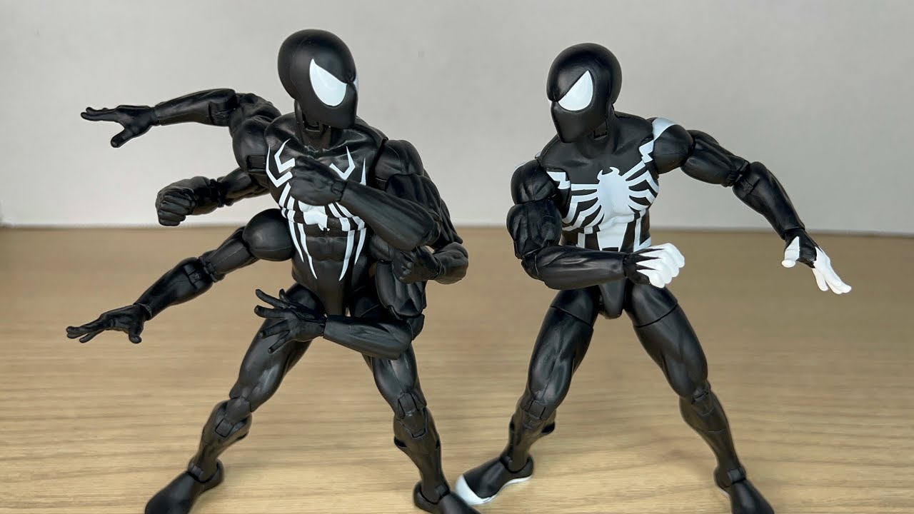 Сравнительный обзор фигурок Marvel Legends Dark Avengers Spider-Man vs Spider-Venom.