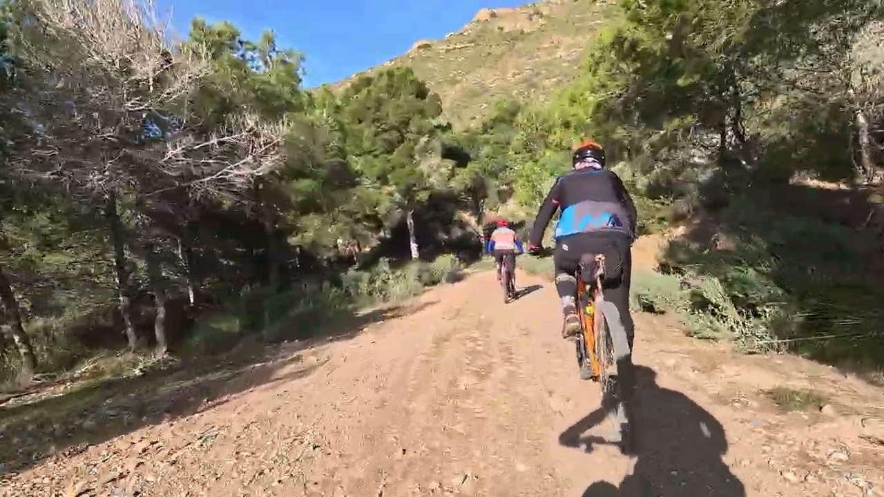 mtb electrica bajando la perdiz