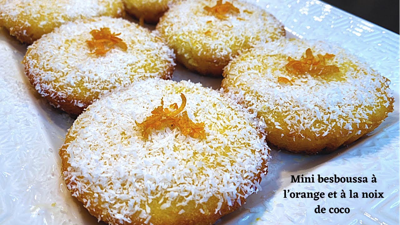 MINI BESBOUSSA À L'ORANGE ET À LA NOIX DE COCO  RECETTE IDÉALE POUR LE RAMADAN EN FORMAT INDIVIDUEL