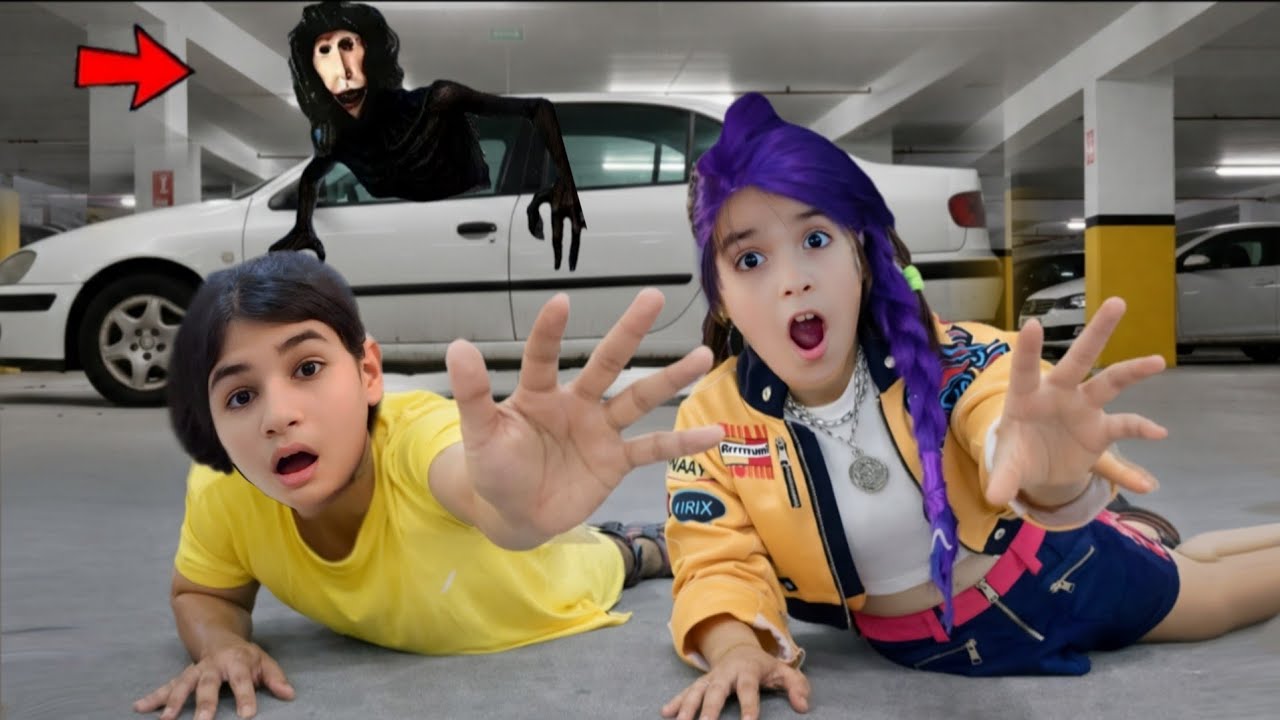 THE LOCUST OKULDA ARABANIN BAGAJINA BİNDİ BİZİ TAKİP ETTİ NİSA PEŞİMİZDE BİZİ ARIYOR