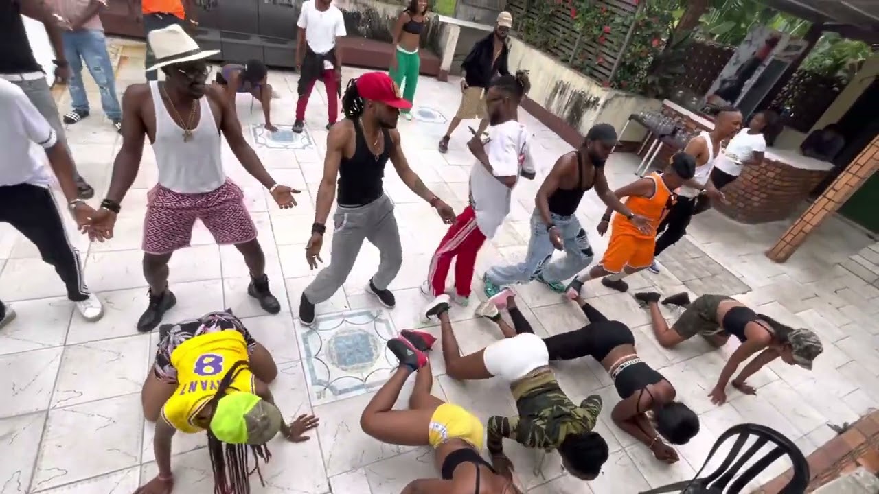 Répétition du  groupe Ferre Gola  en route vers le stade de martyrs #ferregola #salasauce #bizorbi