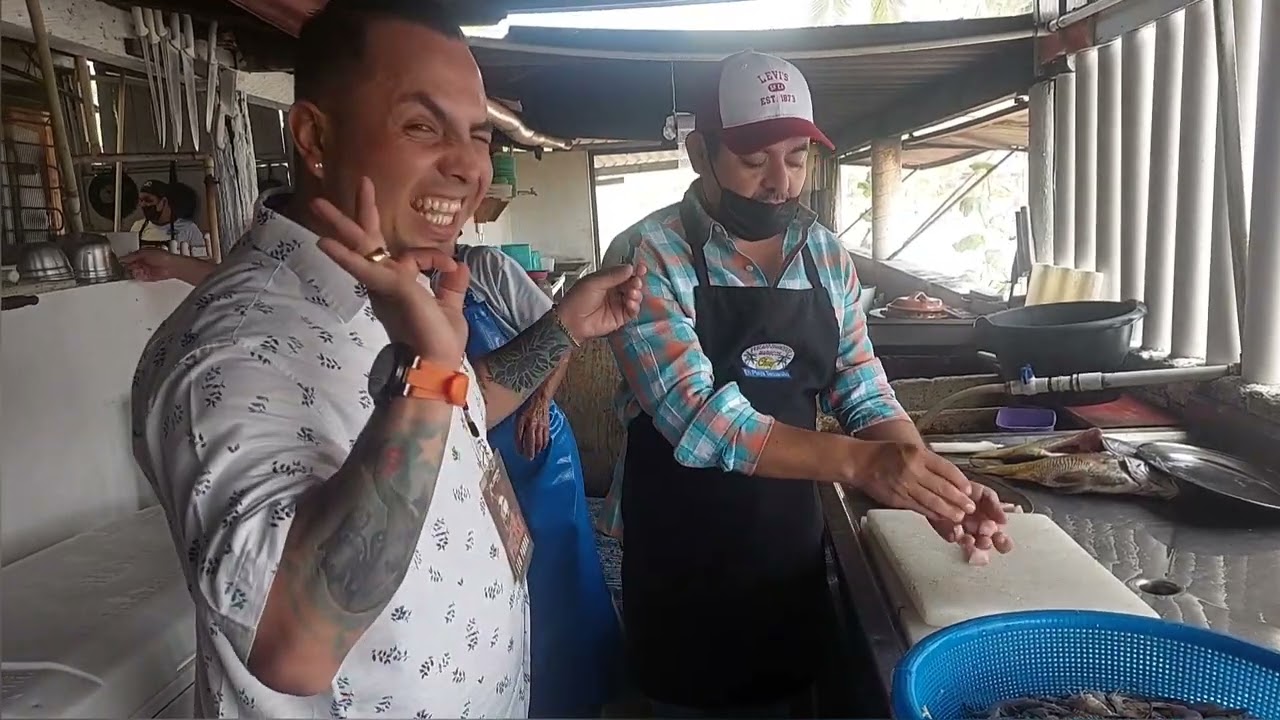 Mariscos Chuy en Playa Tecuanillo, Tecomán