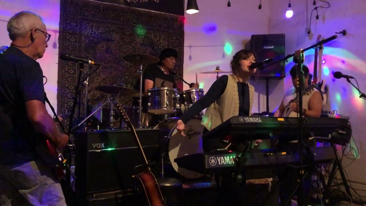 Gimme! Gimme! … - Angelina With Top Master Band (cover) #singer #rock #music #guitarcover #musica 