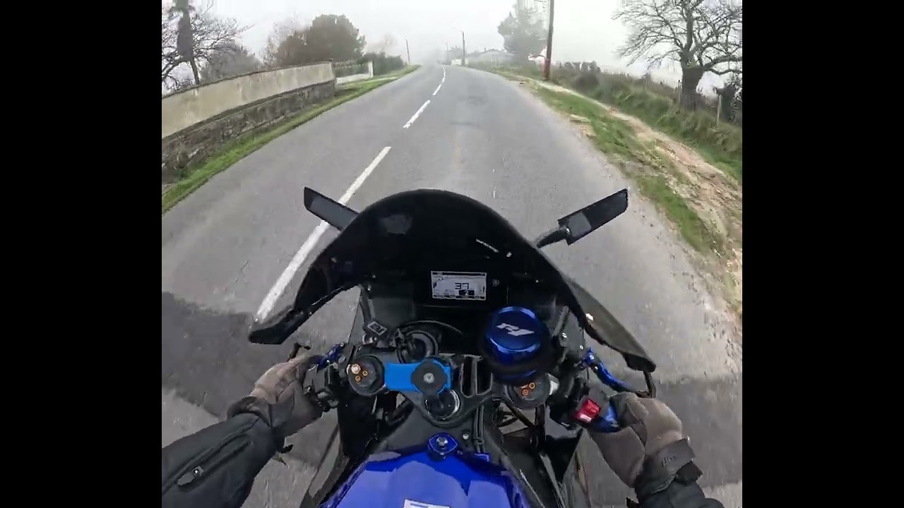 Balade chill en mode hivernal 🥶 avec brouillard intense!!! 🌫️ @BarbitchTeamyamaha