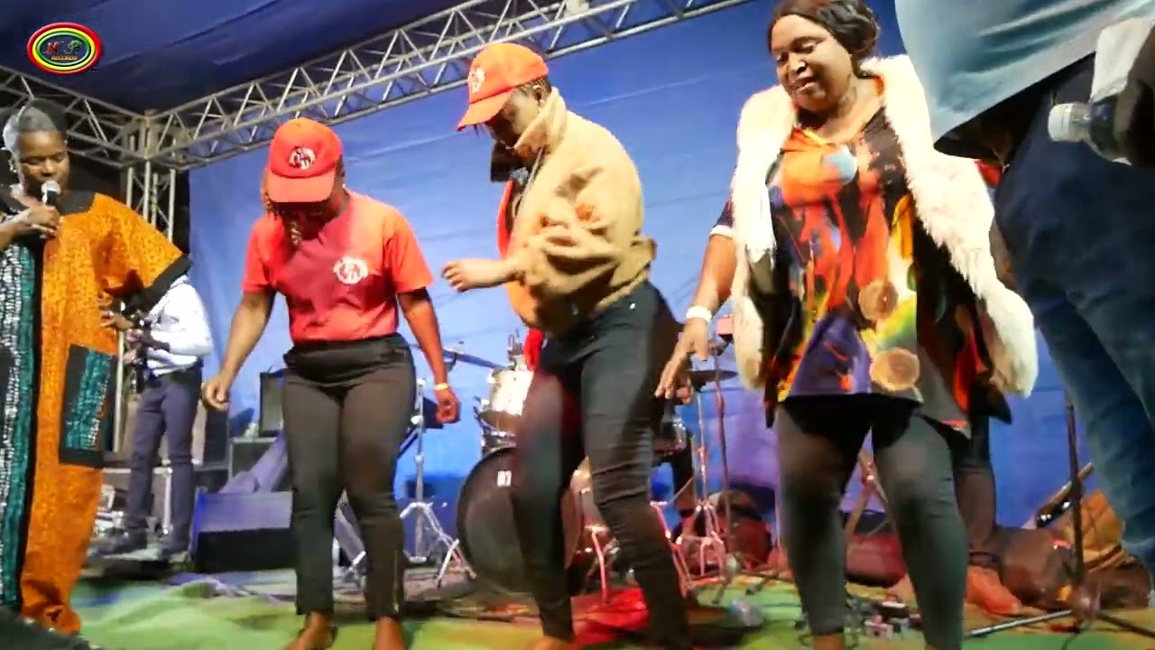 Dorcas Moyo Live Performance @ Progress Chipfumo This is the Best Live Performance I've Ever Seen