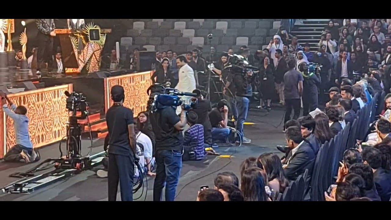 Pankaj Tripathi's warm welcome In iifa Awards 2022