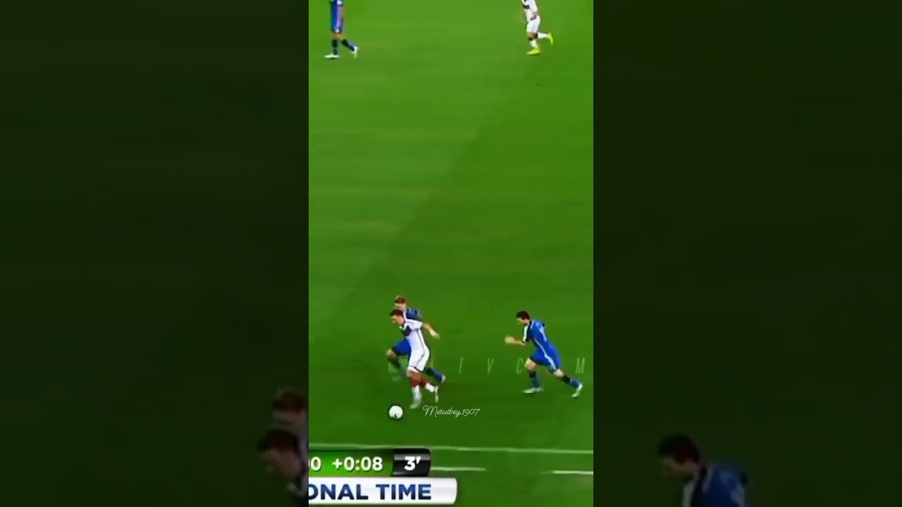 Messi vs Ozil | Iconic | World Cup 2014