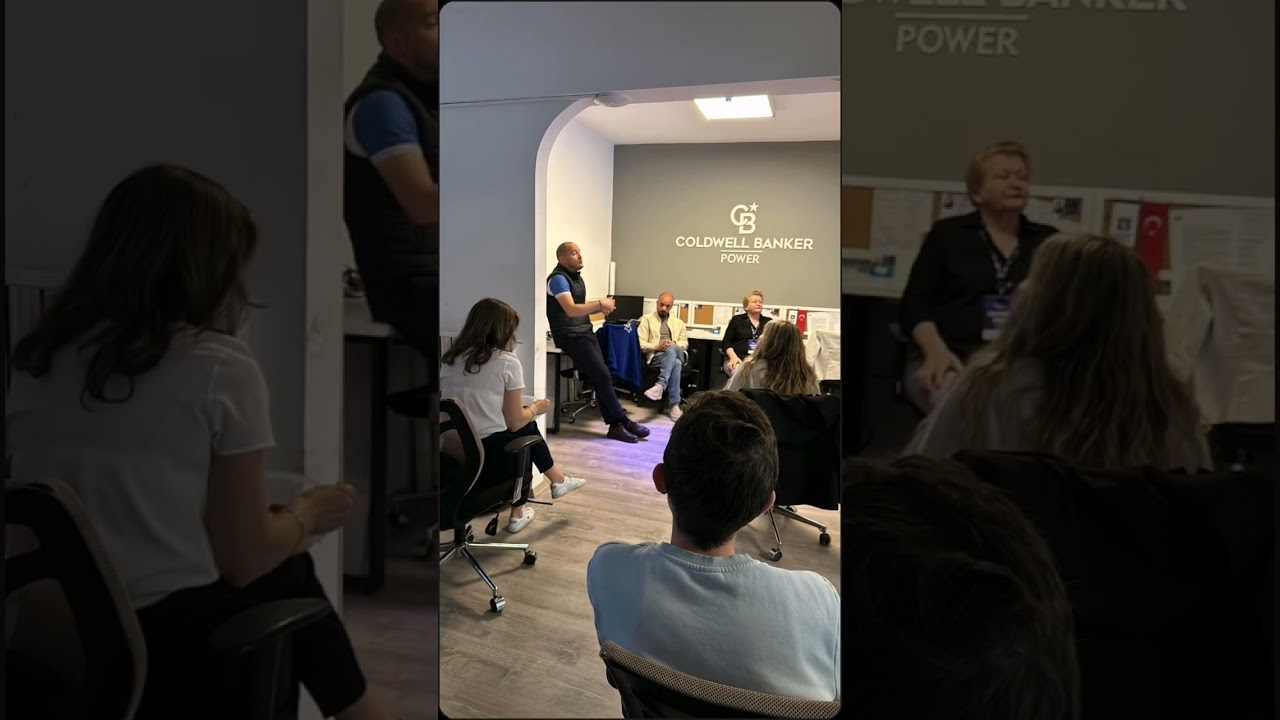 🔹 Coldwell Banker Power ofisimizin değerli danışmanlarıyla güne Role Play yaparak başladık.