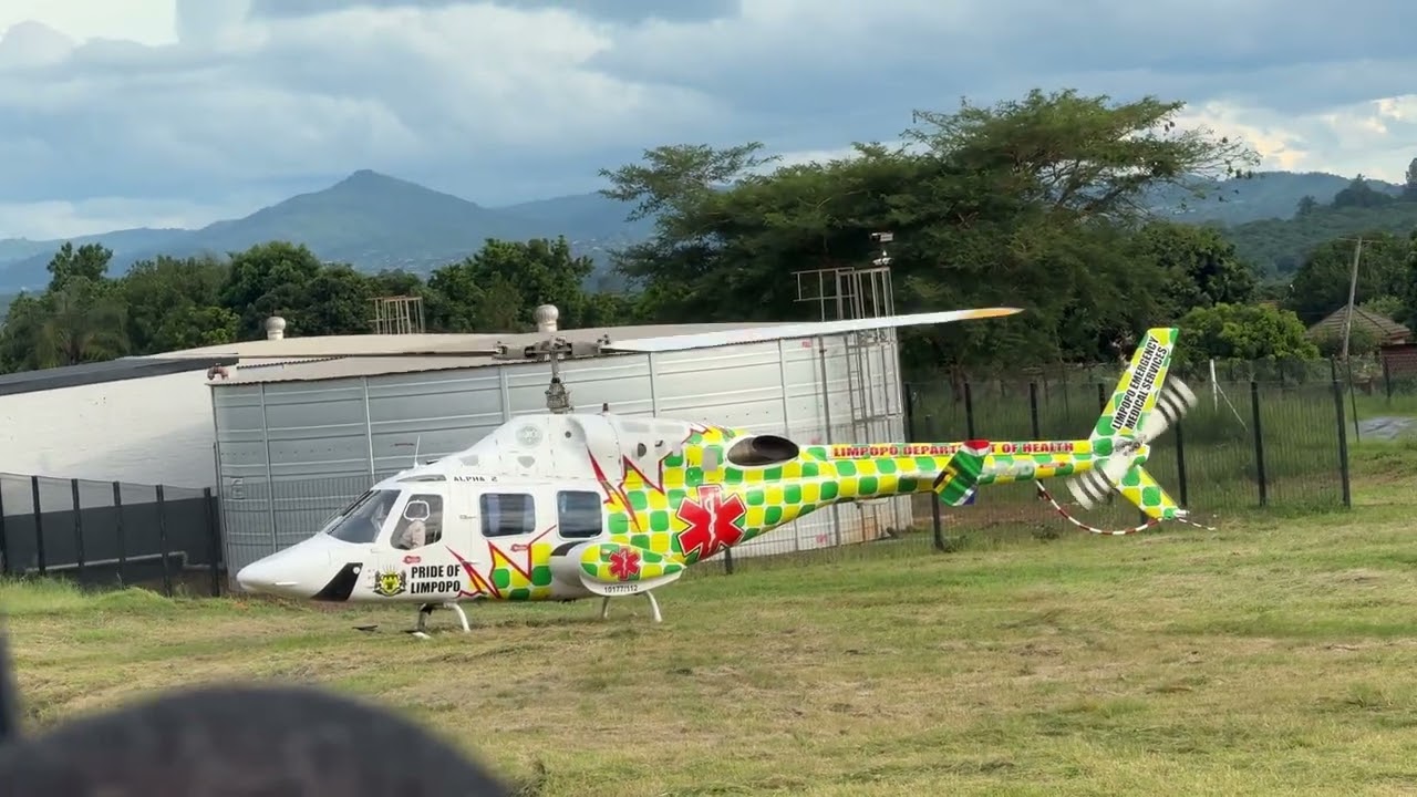 President Ramaphosa and Dr Ramathuba Take off at Tshakhuma Mall