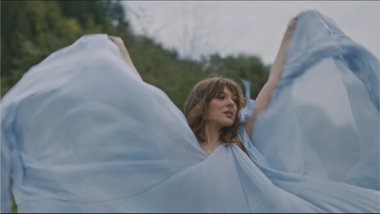 Anastasia - Mai tineri ca azi (Official Video)