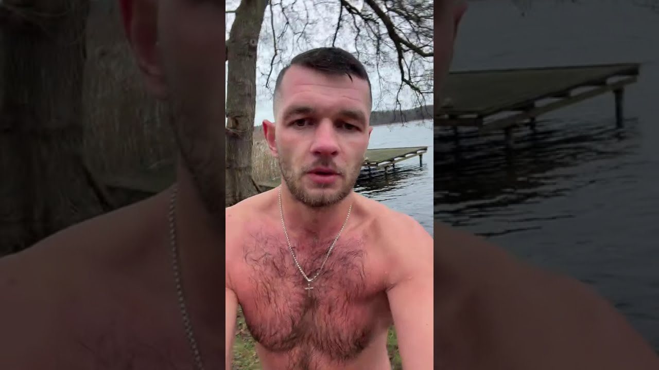 Встал с постели и оказался в холодной воде 💦