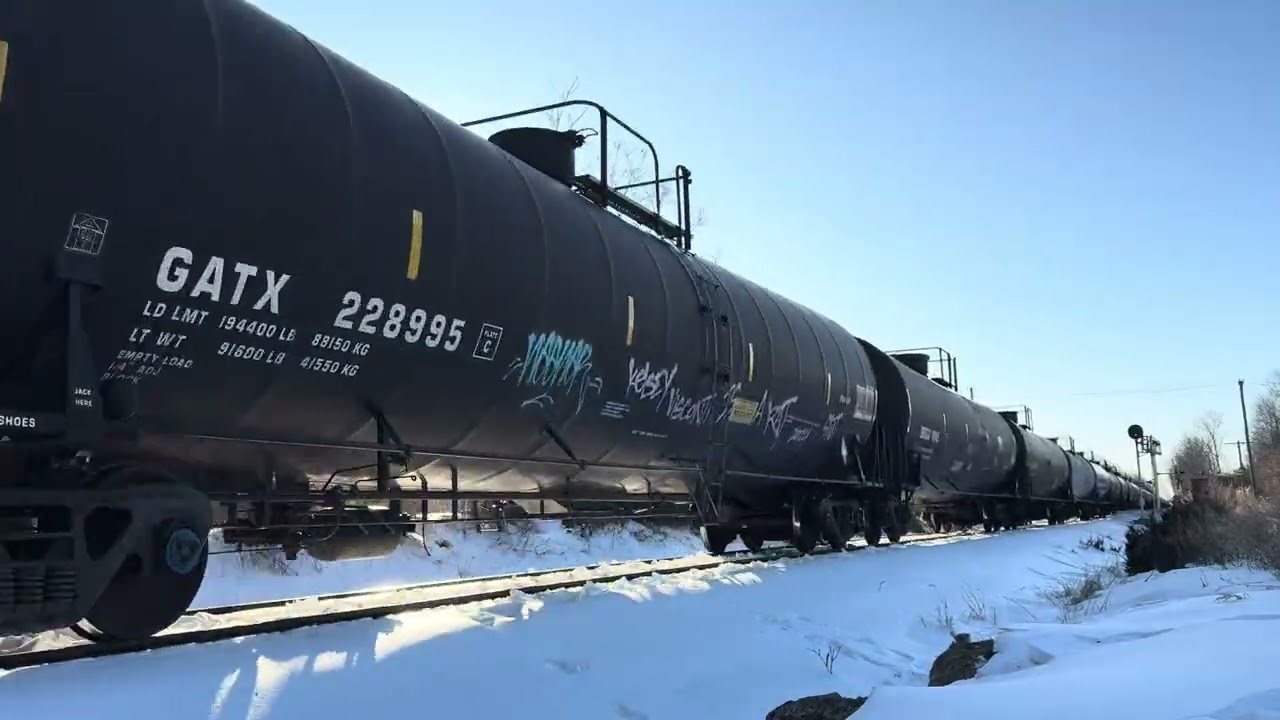NS 3628 ET44AC leads NS 6K4 at Piscataway with a nice crew 