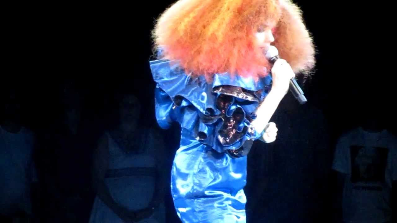 Björk - Unravel (Live in Manchester)