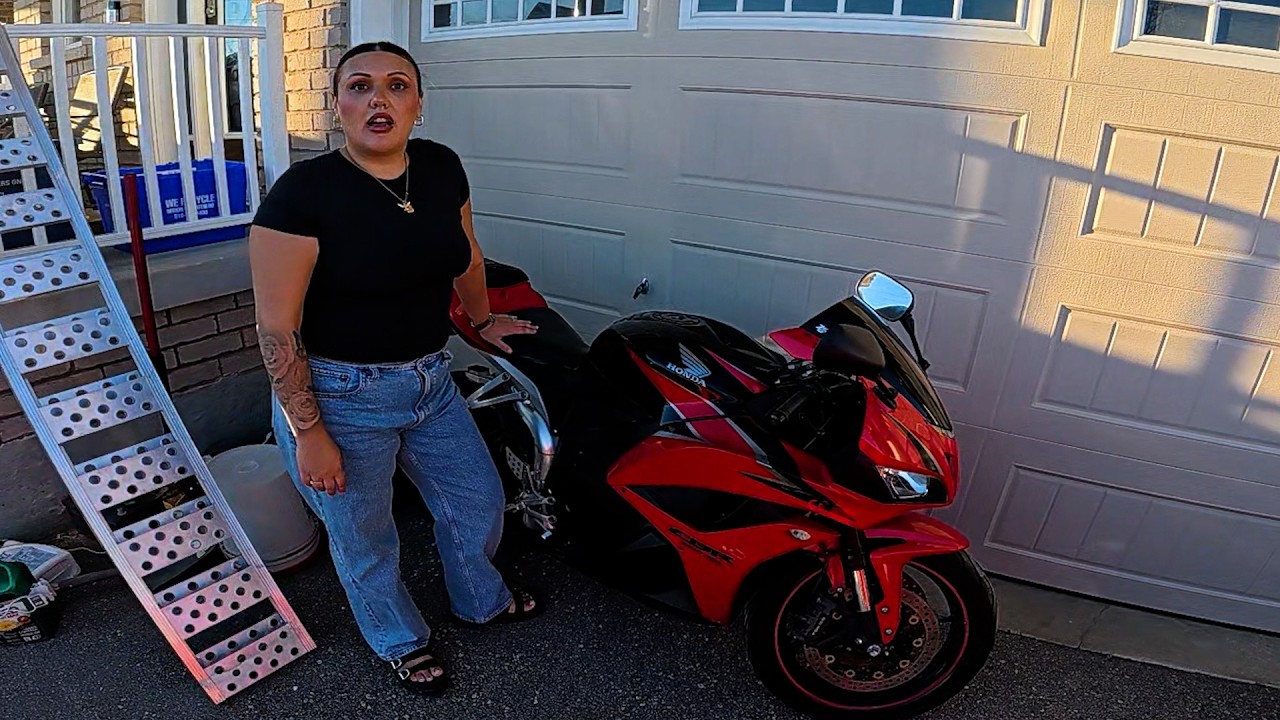 6Foot4Honda surprises WIFE with her 600RR!