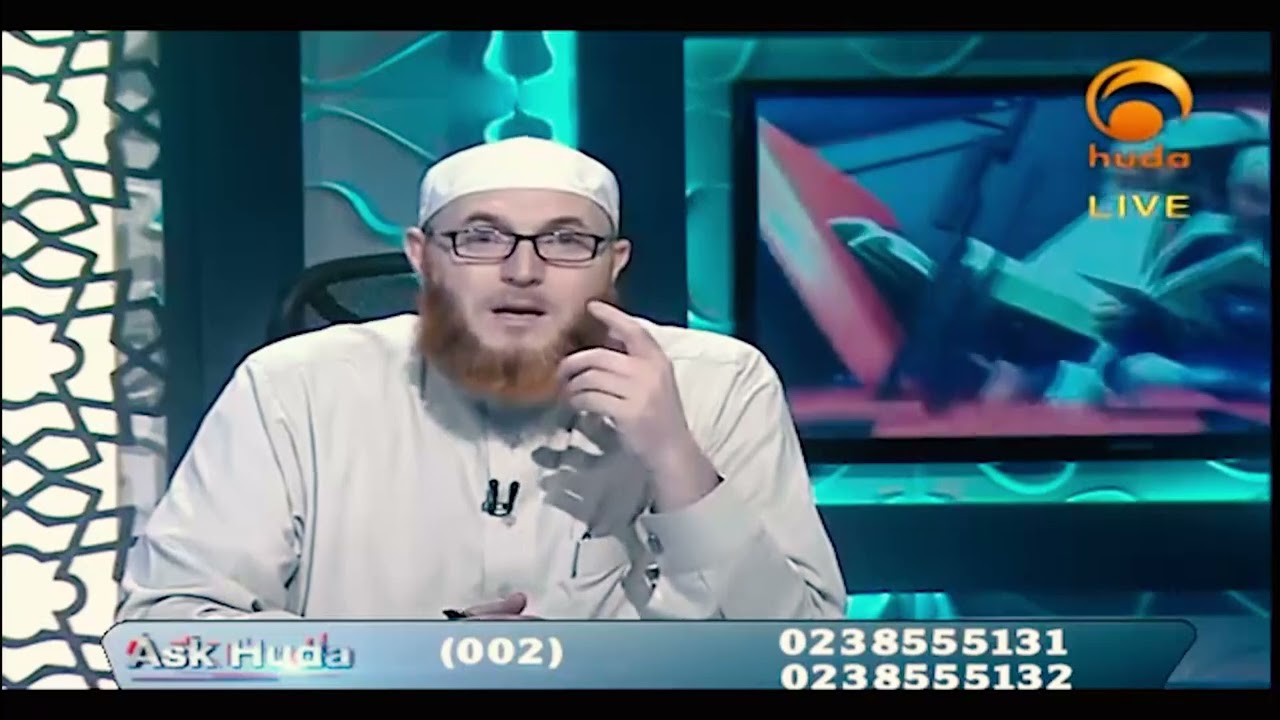 calling adhan in the ear of the newborn  #hudatv