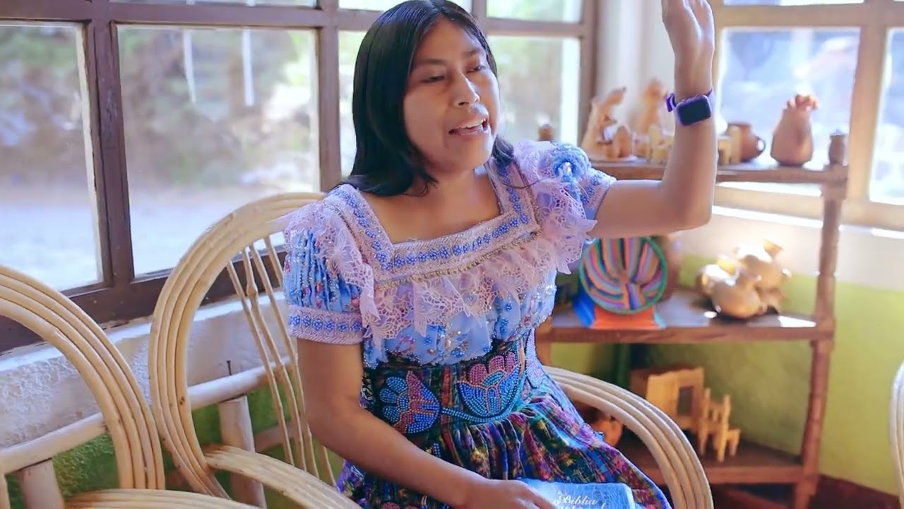 Los que con lagrimas / Solista Candelaria  Vicenta Us Tzoy (VIDEO OFICIAL)