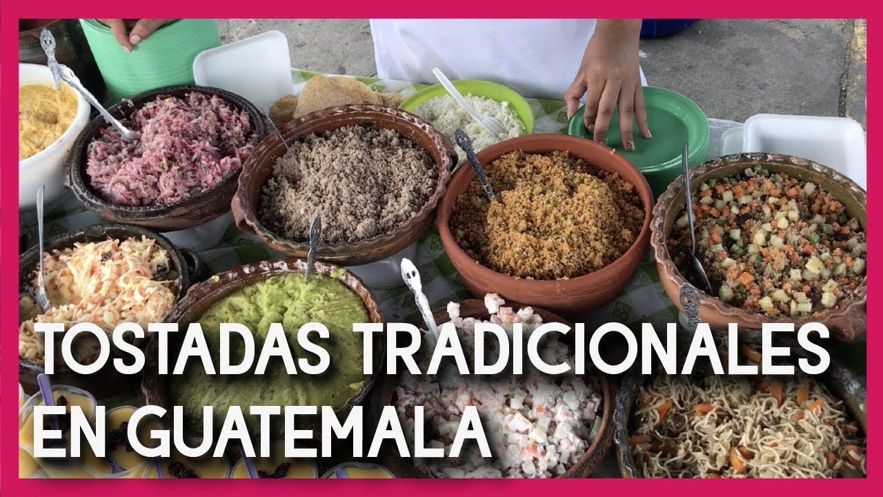 Tostadas y antojitos tradicionales de las mesitas en Flores, Guatemala