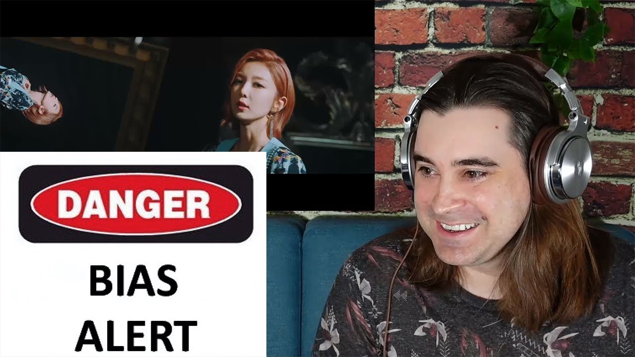 First Impression -Dreamcatcher (드림캐쳐) - 데자부 - Deja Vu MV Reaction - I STAN!
