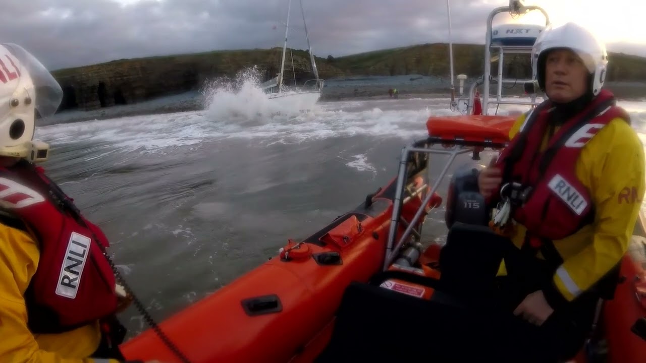 Porthcawl RNLI launch to yacht aground at Llantwit Major beach