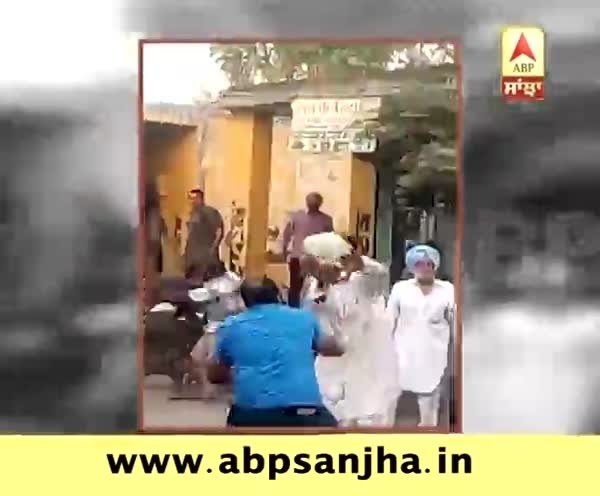 Live gundagardi of akali sarpanch