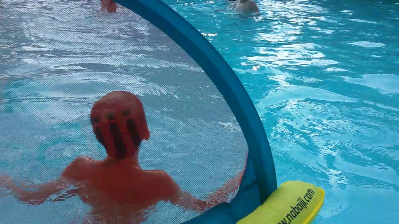UNA GIORNATA IN PISCINA
