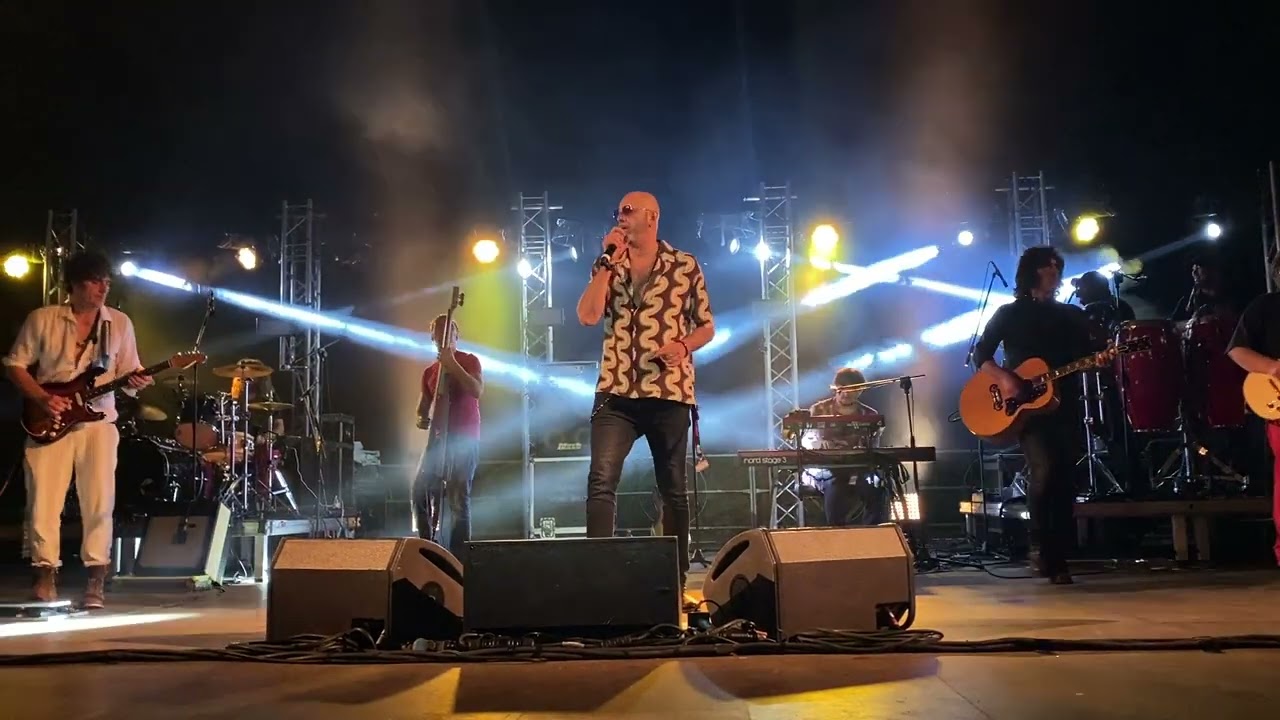 16 - Bandabardò & Negrita - Ho la testa