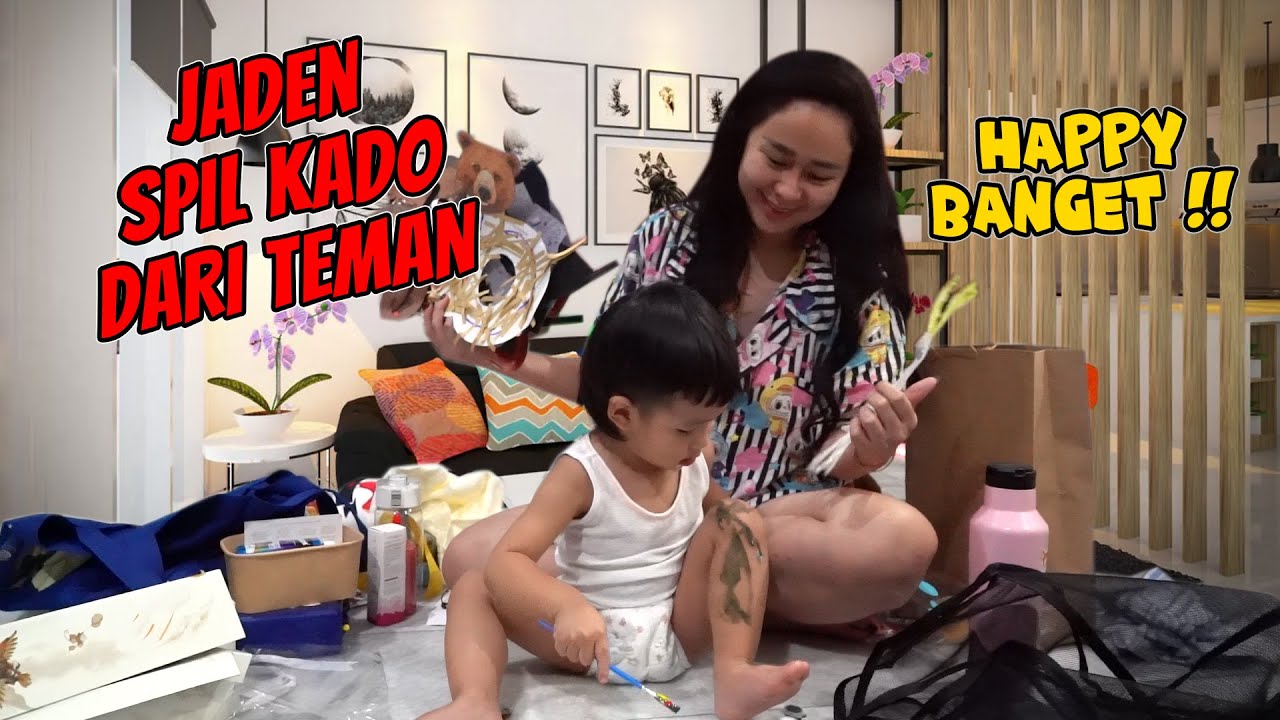 JADEN UNBOXING KADO DARI TEMAN SEKOLAH !!