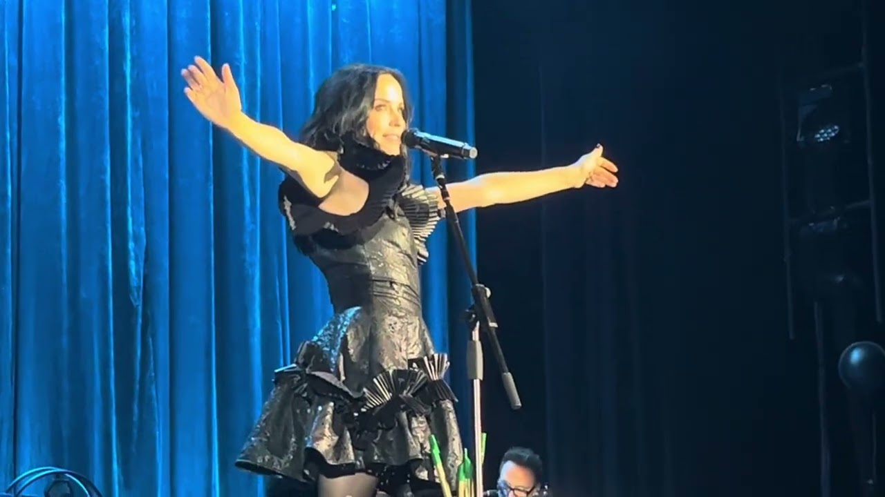 THE CORRS - OLD TOWN - LIVE AT NEWCASTLE UTILITA ARENA - FRI 15TH NOV 2024