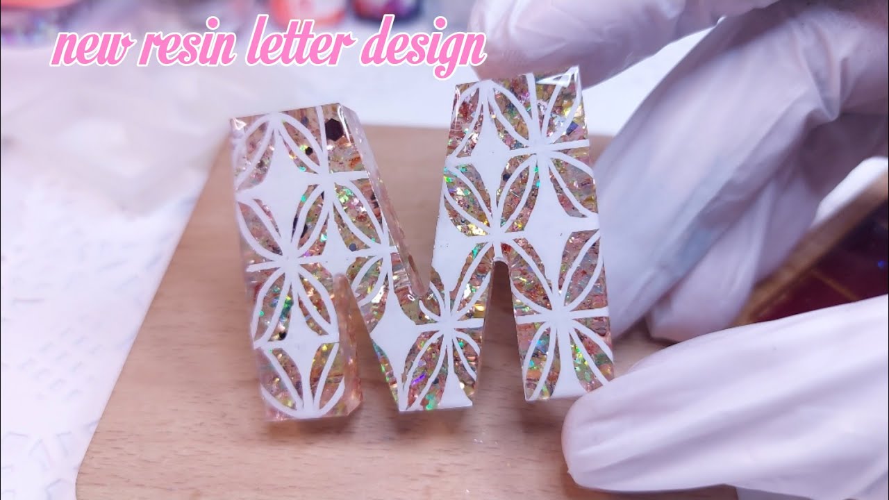 new epoxy resin letter keychain • epoxy resin art • resinart • resin crafts • diy crafts