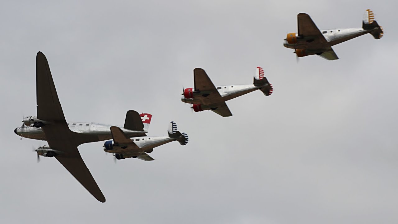 Classic Formation - DC-3 & Beech 18 - Paris Air Legend 2021