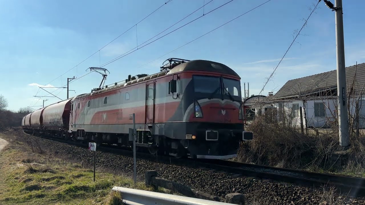 MMV 602-001-4 gabona teherrel halad Budapest felé. Üdv. a Vezérnek!