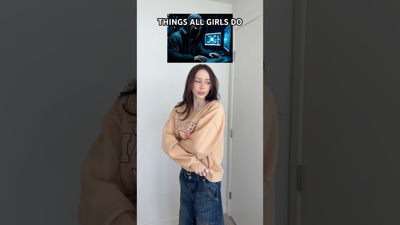 All girls do this 👩🏻🫣 #elsarca #tiktok
