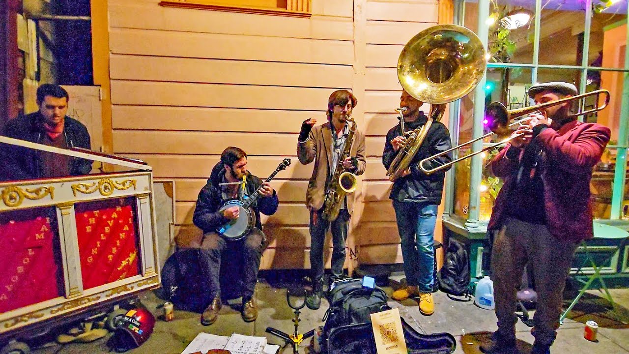 SHAKE IT & BREAK IT BUT DON'T LET IT FALL MAMA (Charley Patton) New Orleans Mardi Gras Street Music