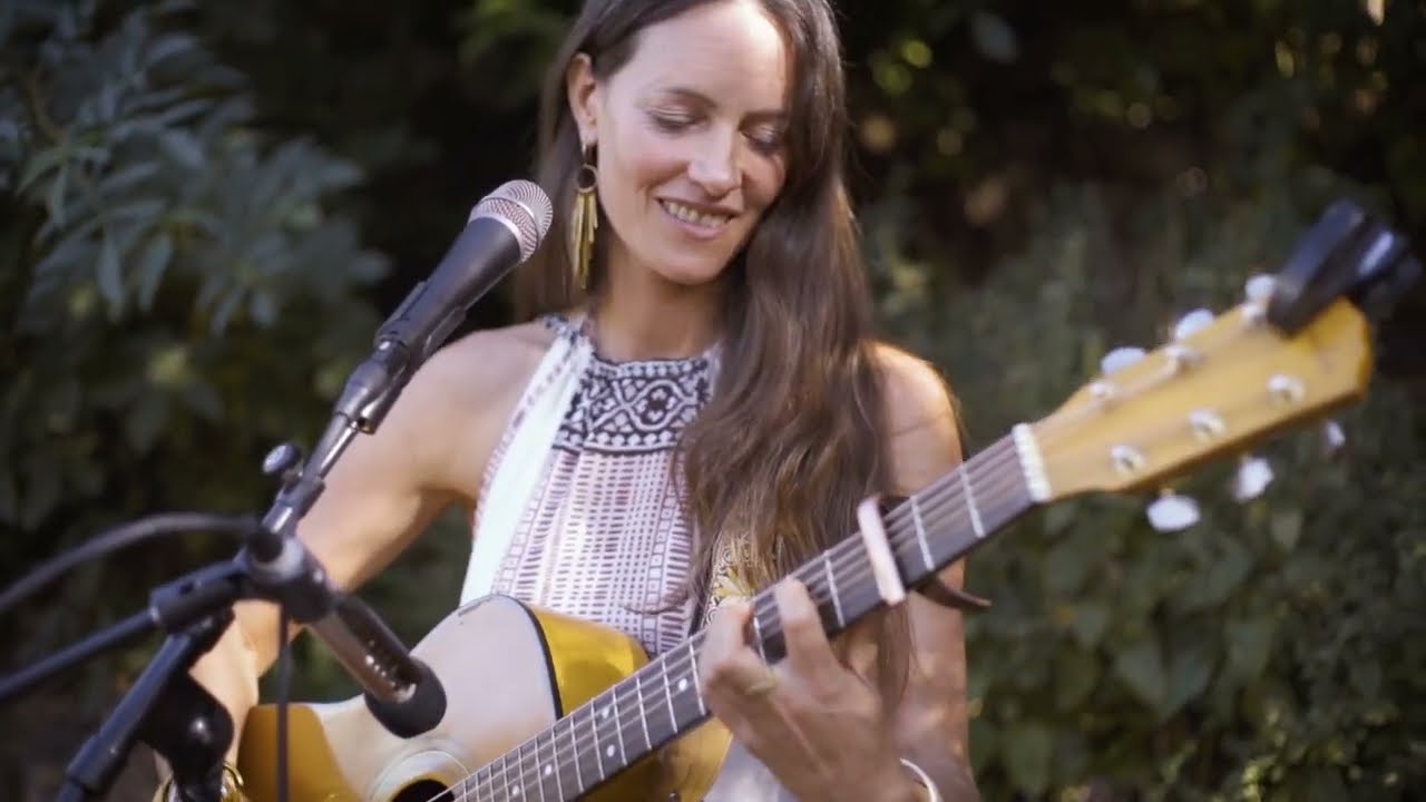 Carrie Tree - Alive | Woodburner Live