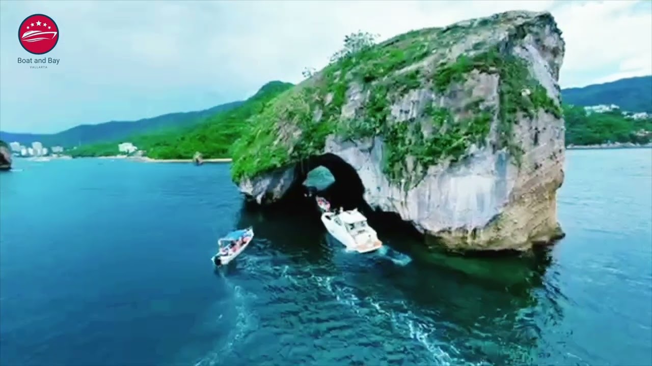 Drone video Los Arcos in Mismaloya