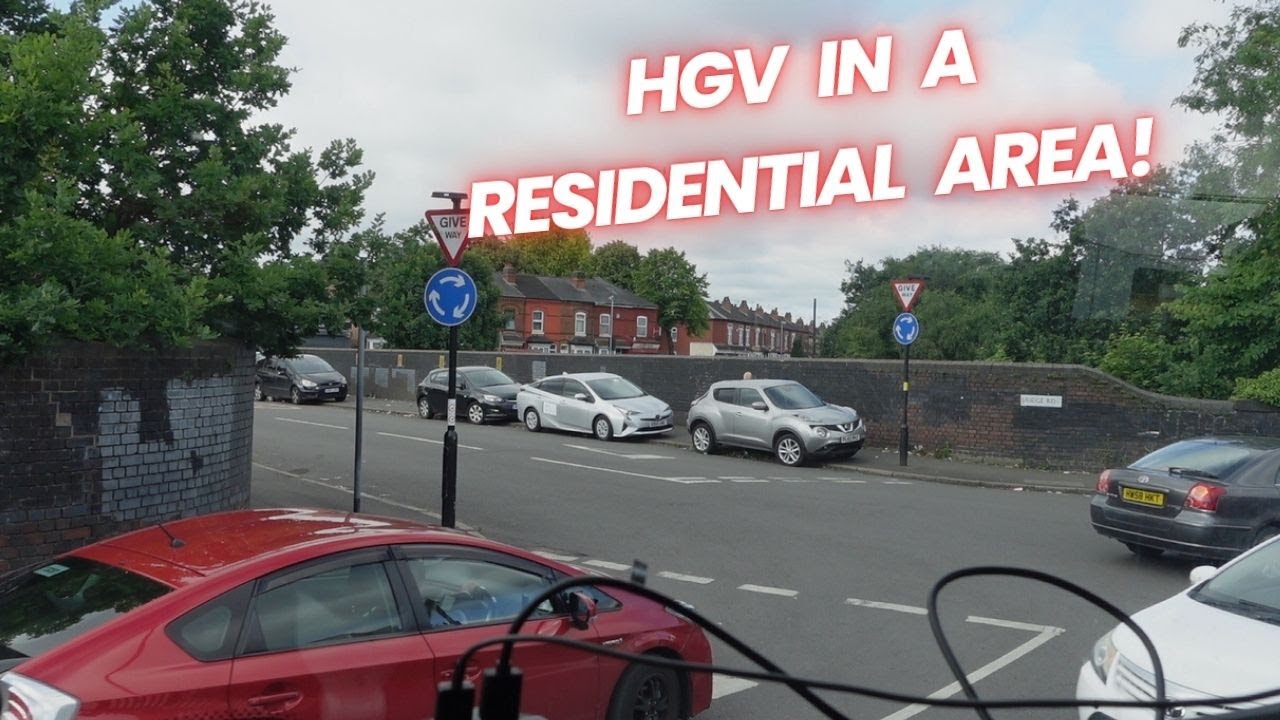 HGV In A Residential Area - Not Fun! #truck #trucker #truckdriver #trucklife #containers #docklife